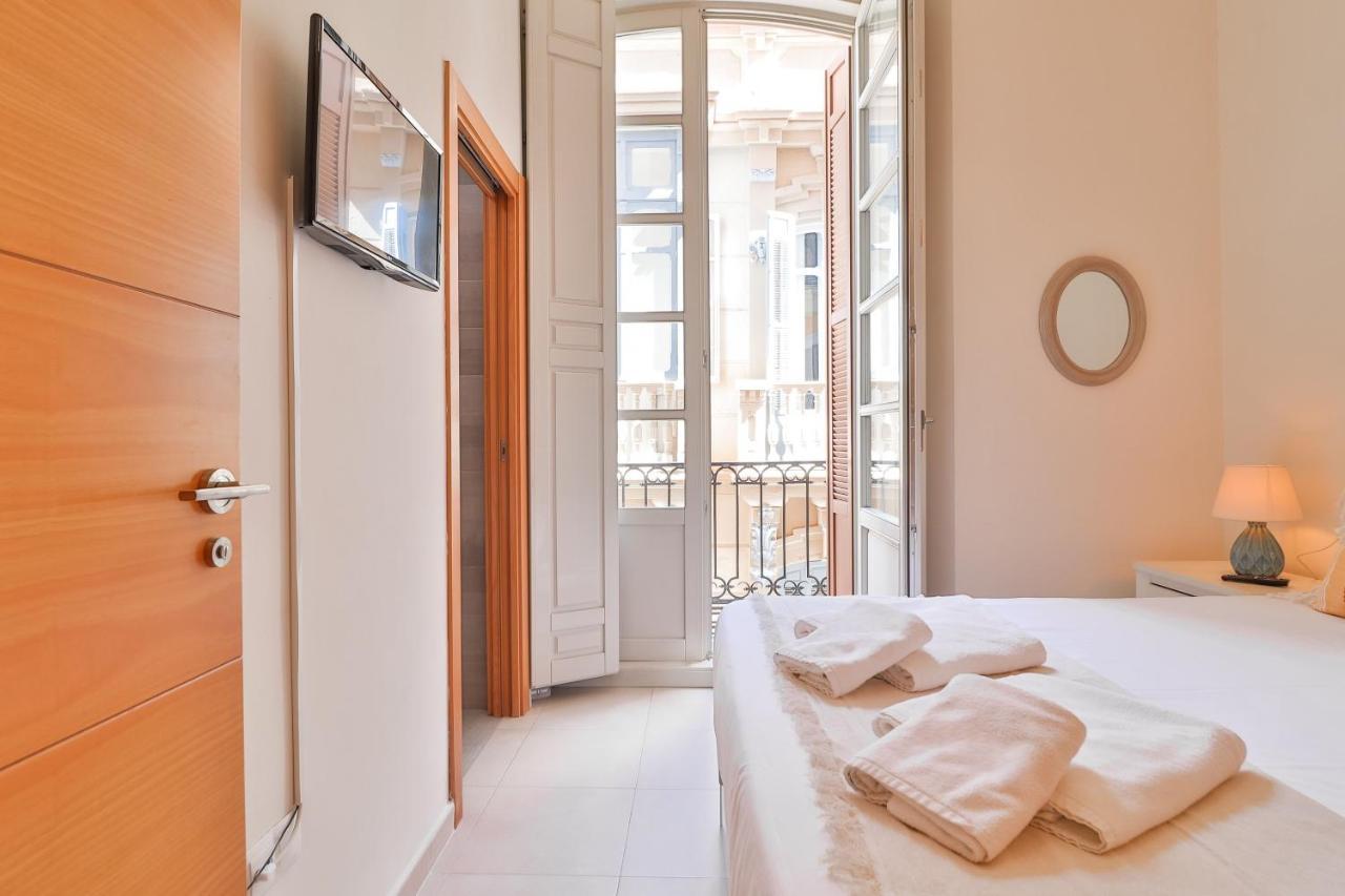Flat 2 Bedrooms In The City Center Malaga Exterior photo
